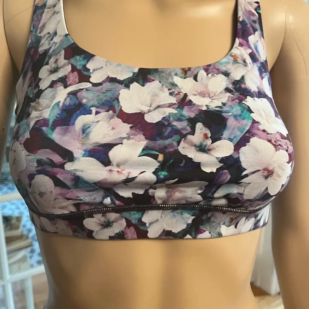 Lululemon Floral Energy Bra Top in Purple sz. XXS